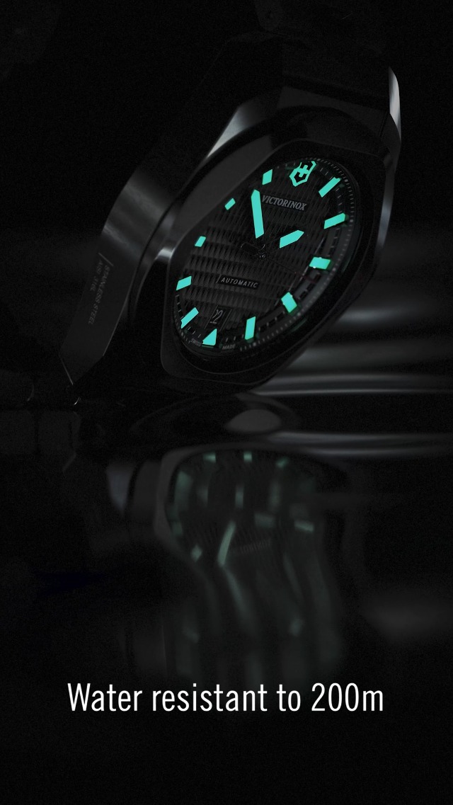 他の方は入れないでください。 Amazon | VICTORINOX(ビクトリノックス) I.N.O.X. Automatic